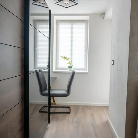 Designovy Apartman V Centru Liberce リベレツ